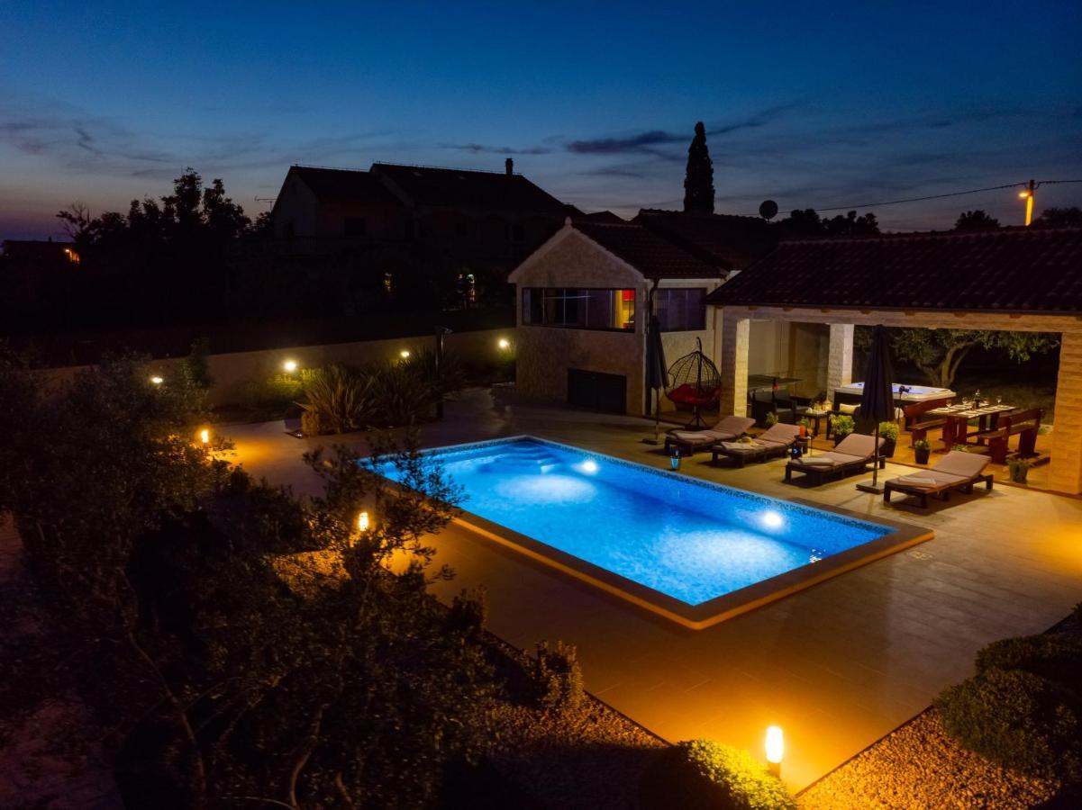 Villa Lorema-Pet Friendly On 5000 Sqm Garden,Pool, Jacuzzi, Billiard&Ps5 Светі Филип-і-Яков Екстер'єр фото