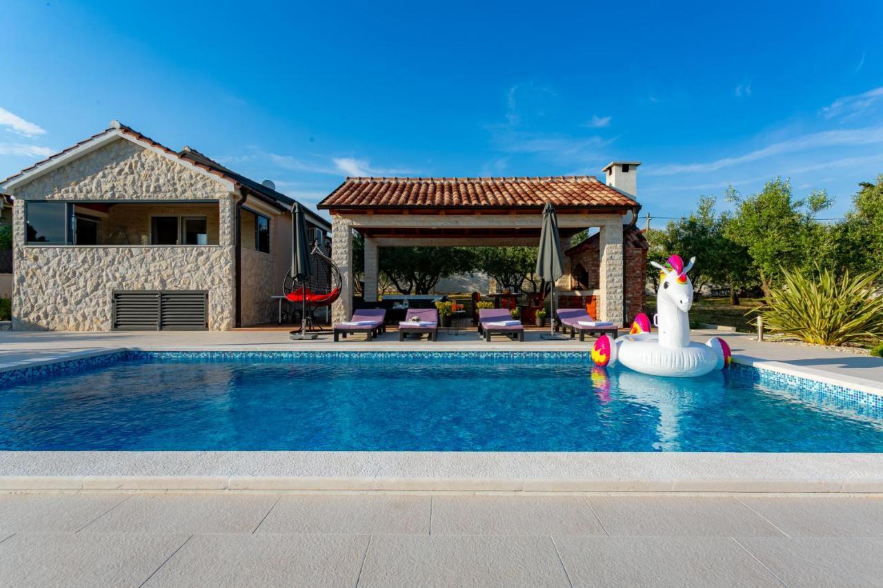 Villa Lorema-Pet Friendly On 5000 Sqm Garden,Pool, Jacuzzi, Billiard&Ps5 Светі Филип-і-Яков Екстер'єр фото