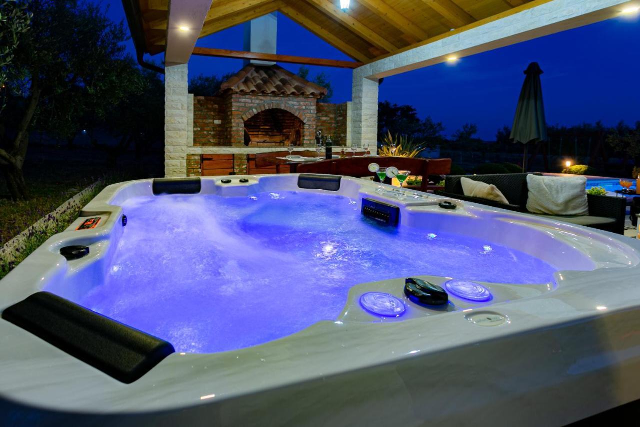 Villa Lorema-Pet Friendly On 5000 Sqm Garden,Pool, Jacuzzi, Billiard&Ps5 Светі Филип-і-Яков Екстер'єр фото