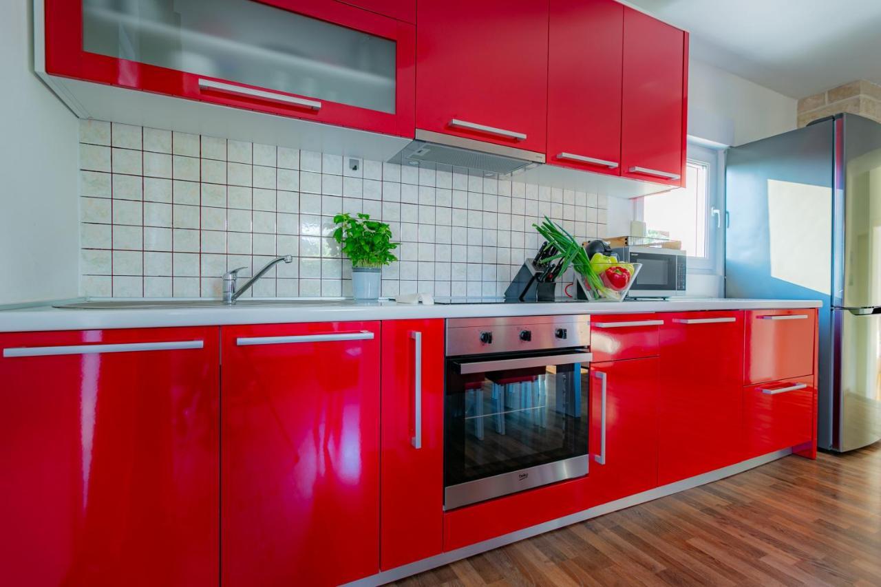 Villa Lorema-Pet Friendly On 5000 Sqm Garden,Pool, Jacuzzi, Billiard&Ps5 Светі Филип-і-Яков Екстер'єр фото